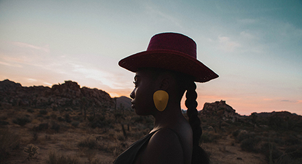TRACK PREMIERE: ANGELICA BESS – “THE LEAP” ++ INTERVIEW